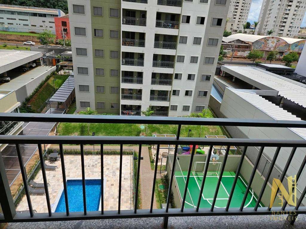 Apartamento à venda com 2 quartos, 64m² - Foto 1