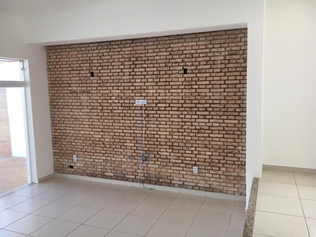 Casa para alugar com 4 quartos, 280m² - Foto 1