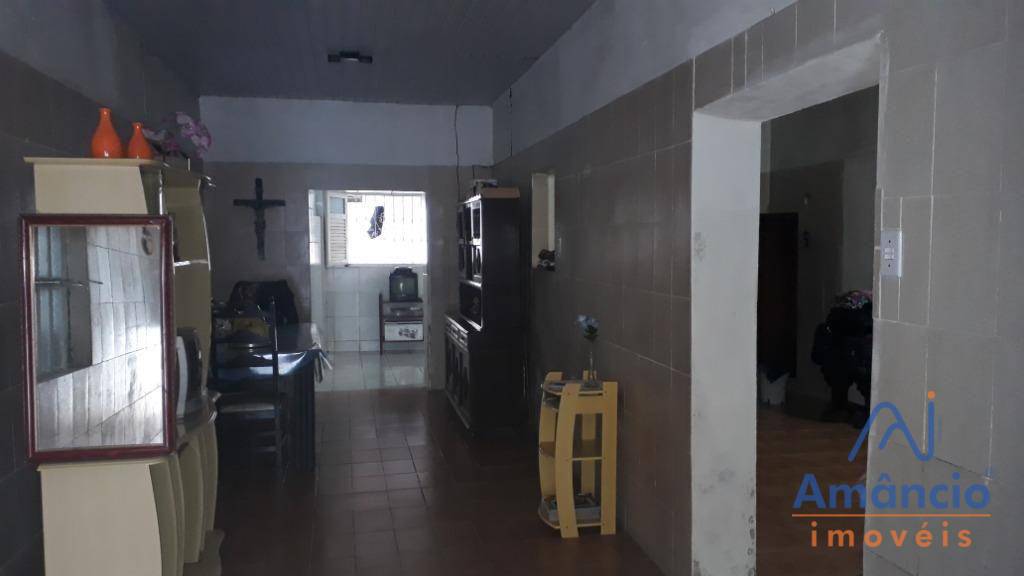 Casa à venda com 5 quartos, 235m² - Foto 13