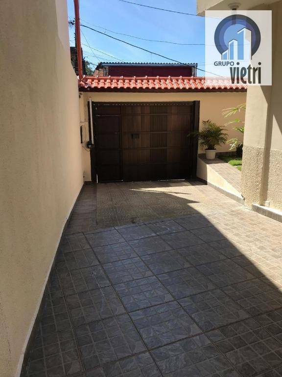 Casa à venda com 4 quartos, 180m² - Foto 3