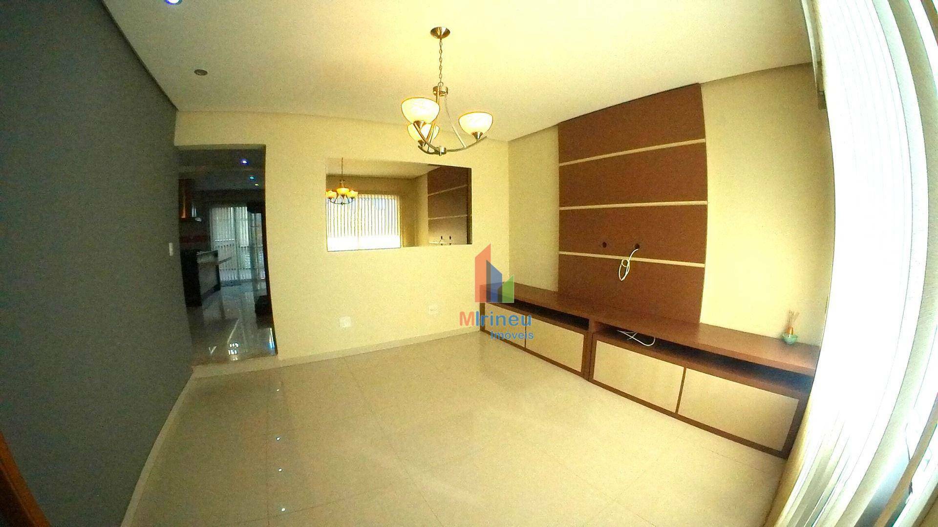 Casa de Condomínio à venda com 4 quartos, 205m² - Foto 2