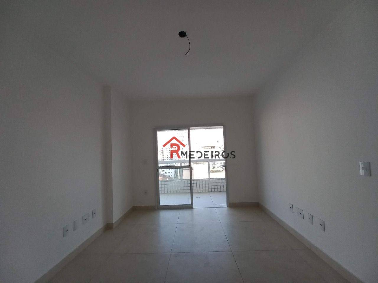 Apartamento à venda com 2 quartos, 71m² - Foto 2