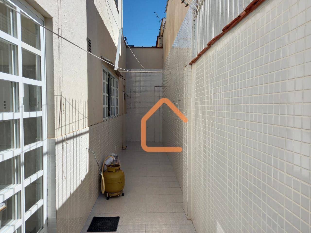 Casa à venda com 3 quartos, 251m² - Foto 57