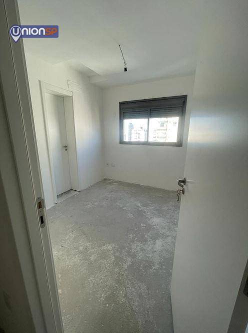 Apartamento à venda com 3 quartos, 157m² - Foto 4