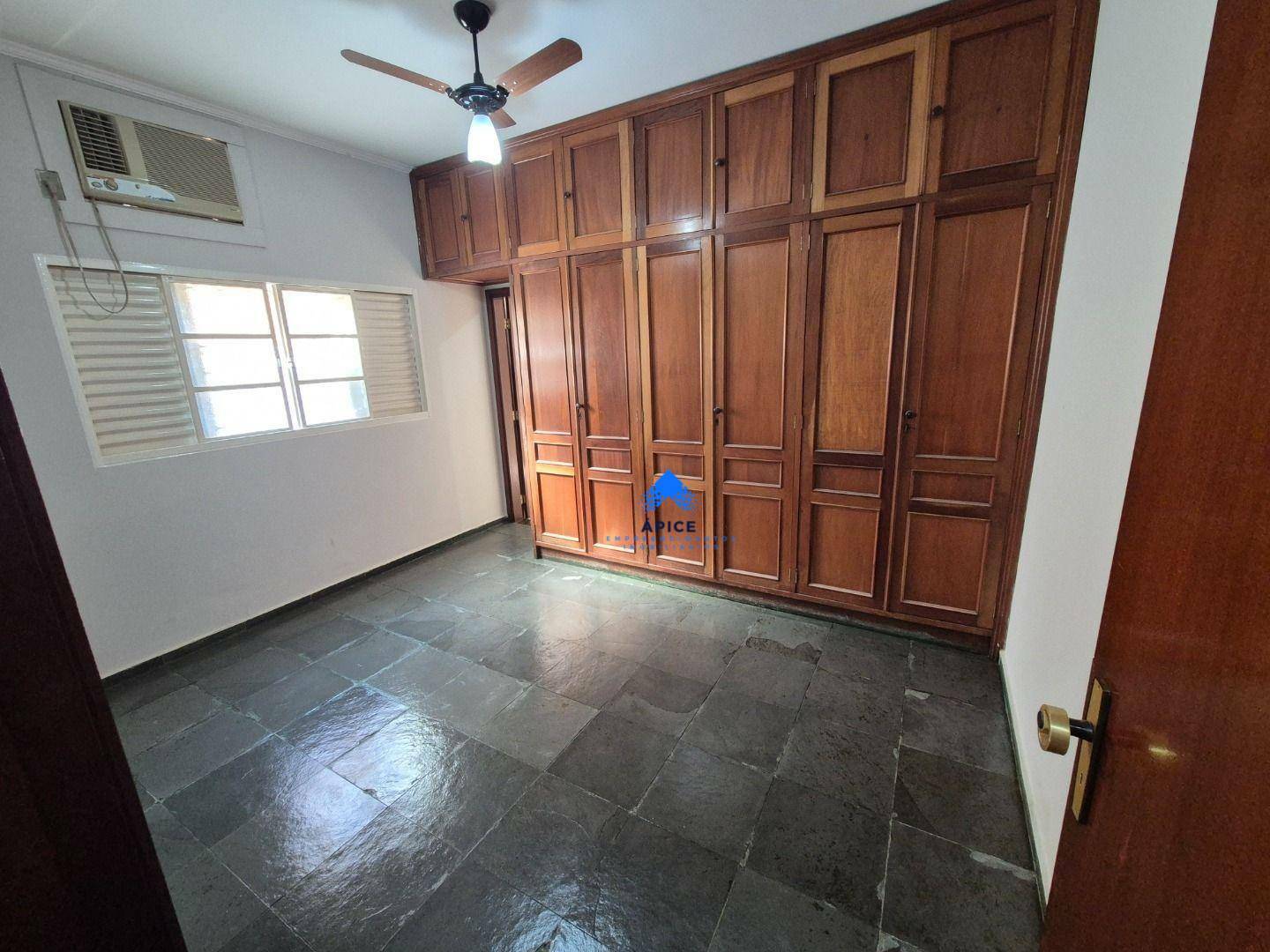Casa para alugar com 3 quartos, 242M2 - Foto 20