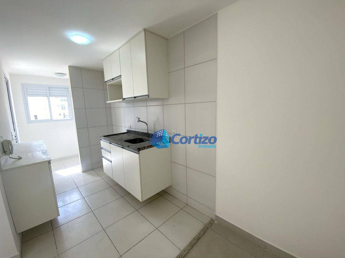 Apartamento à venda com 2 quartos, 56m² - Foto 3