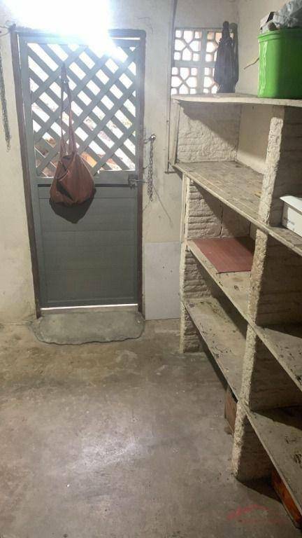 Casa para alugar com 2 quartos, 90m² - Foto 13