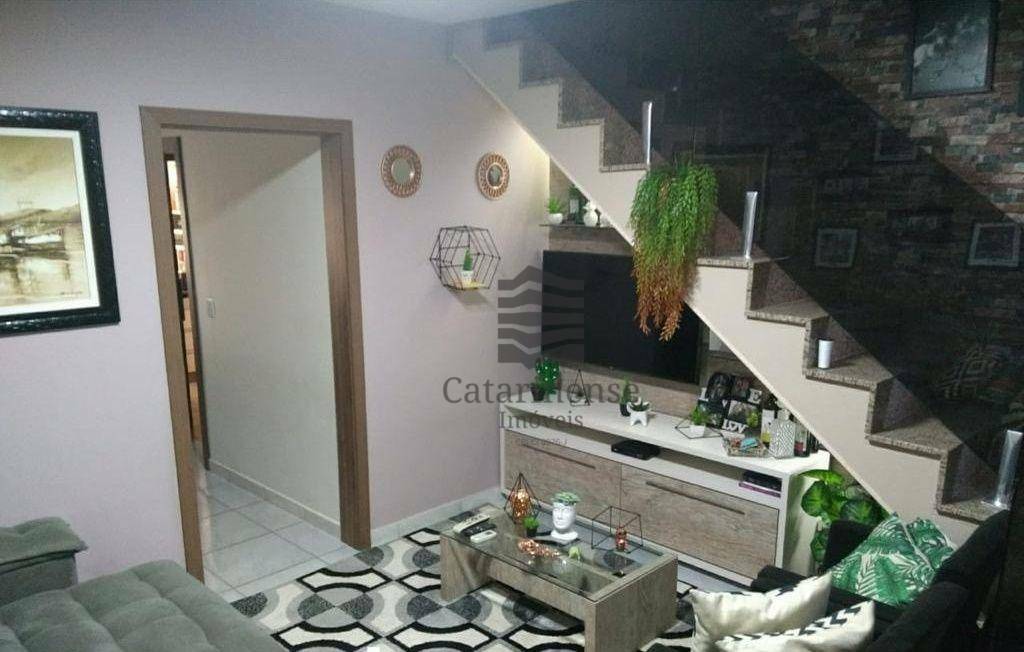 Sobrado à venda com 2 quartos, 73m² - Foto 1