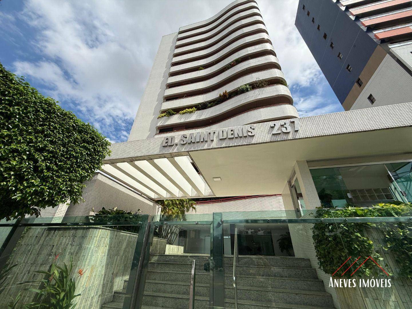 Apartamento à venda com 3 quartos, 221m² - Foto 1