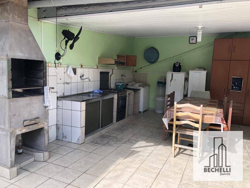 Casa à venda com 3 quartos, 109m² - Foto 1