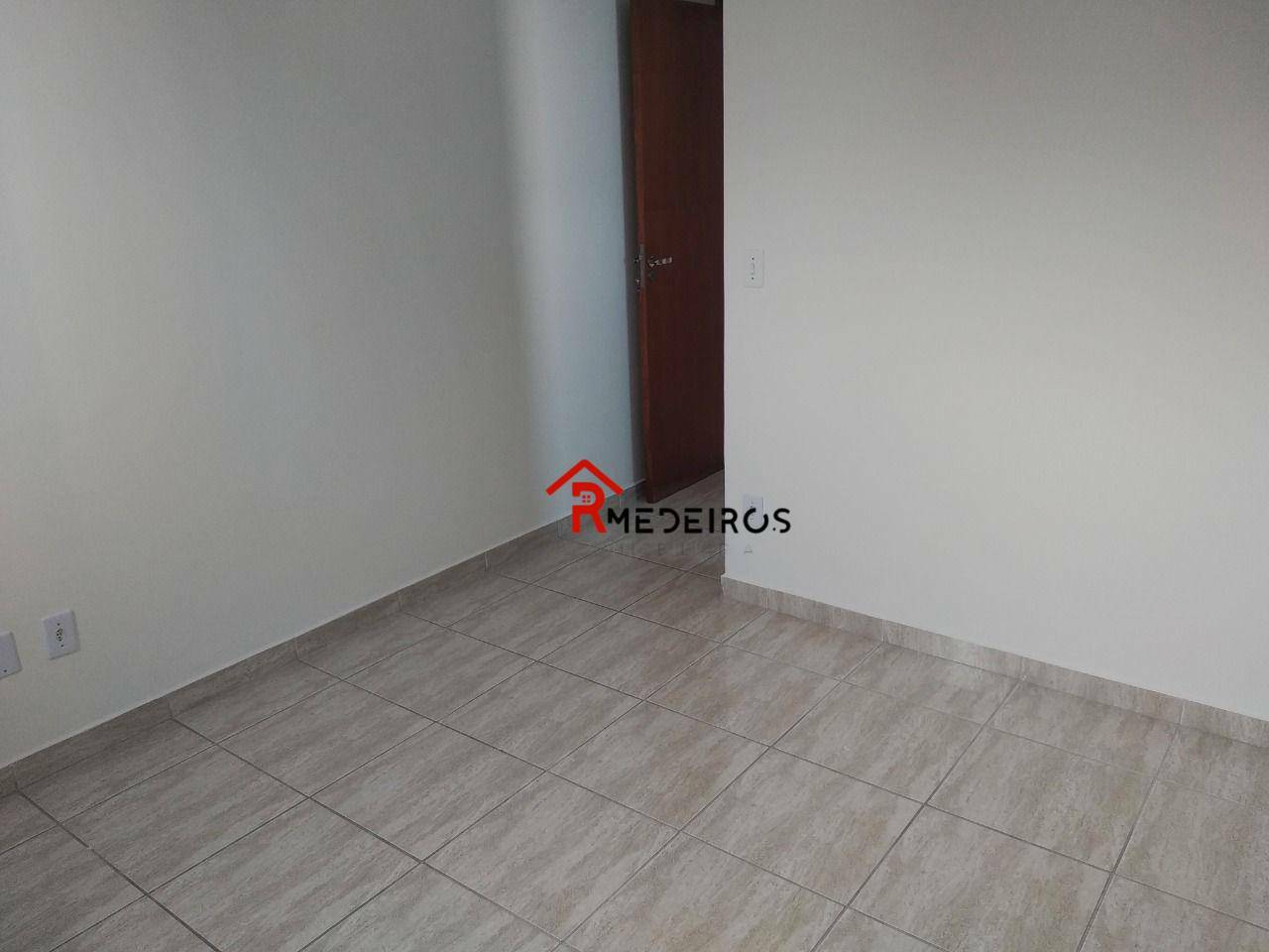 Apartamento à venda com 2 quartos, 68m² - Foto 3