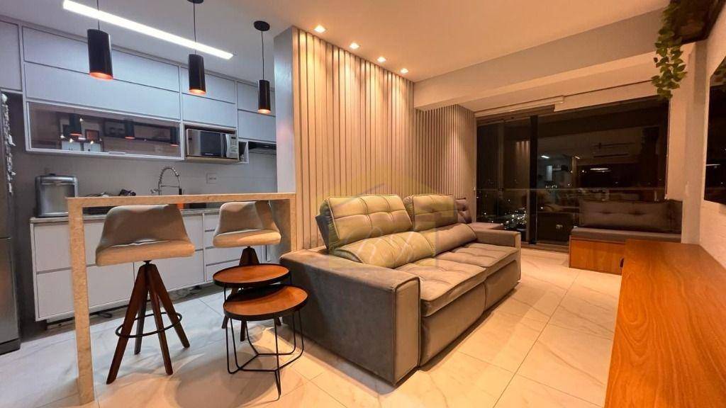 Apartamento à venda com 2 quartos, 72m² - Foto 4