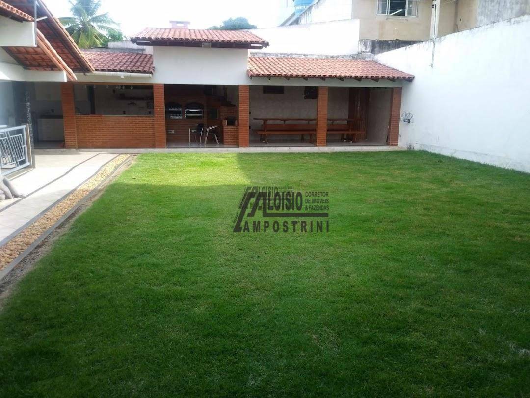 Casa à venda com 4 quartos, 250m² - Foto 15