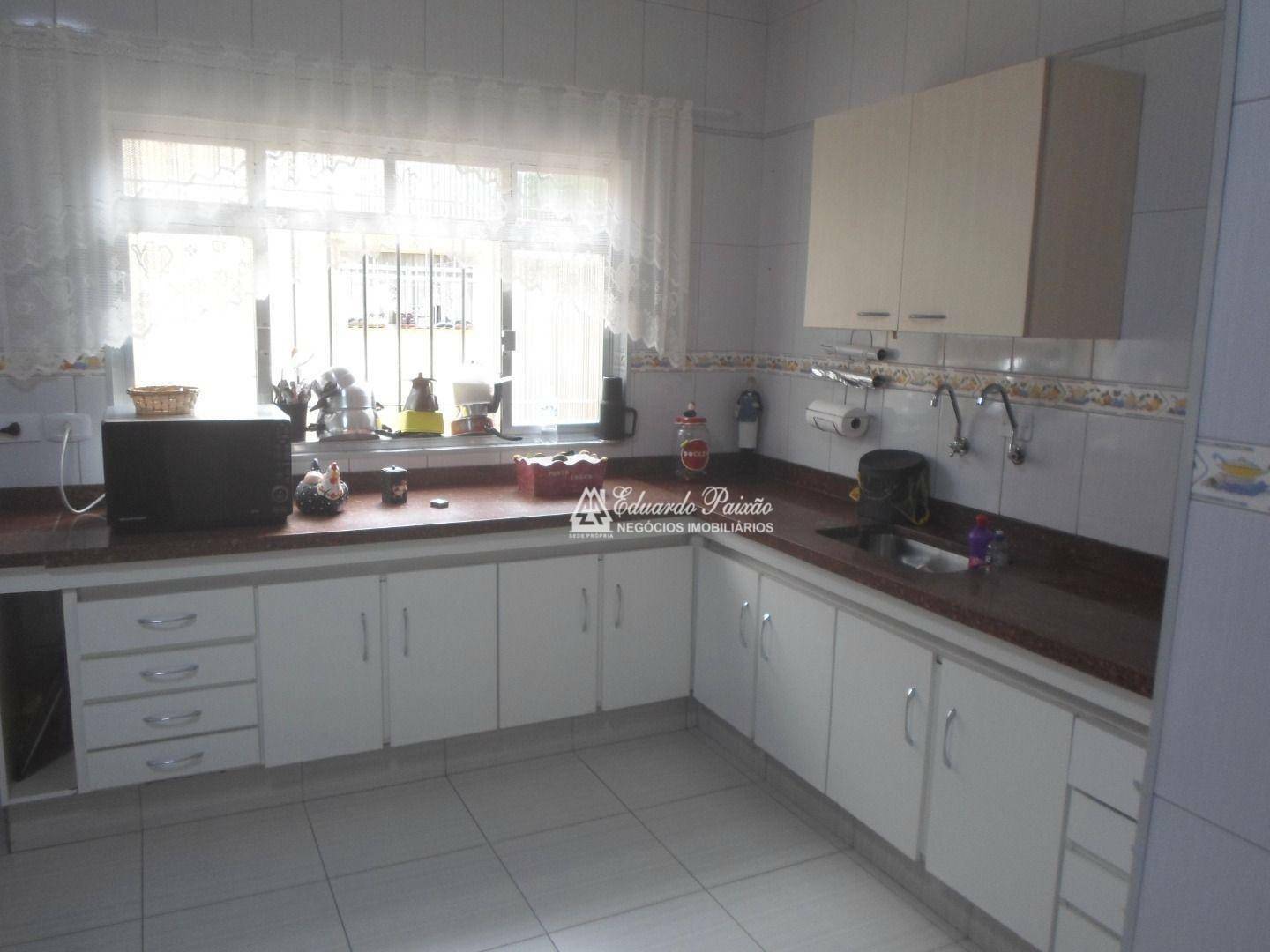 Casa à venda com 3 quartos, 240m² - Foto 27