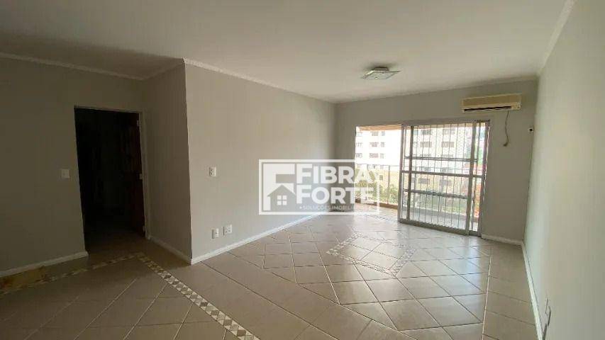 Apartamento à venda com 3 quartos, 131m² - Foto 2