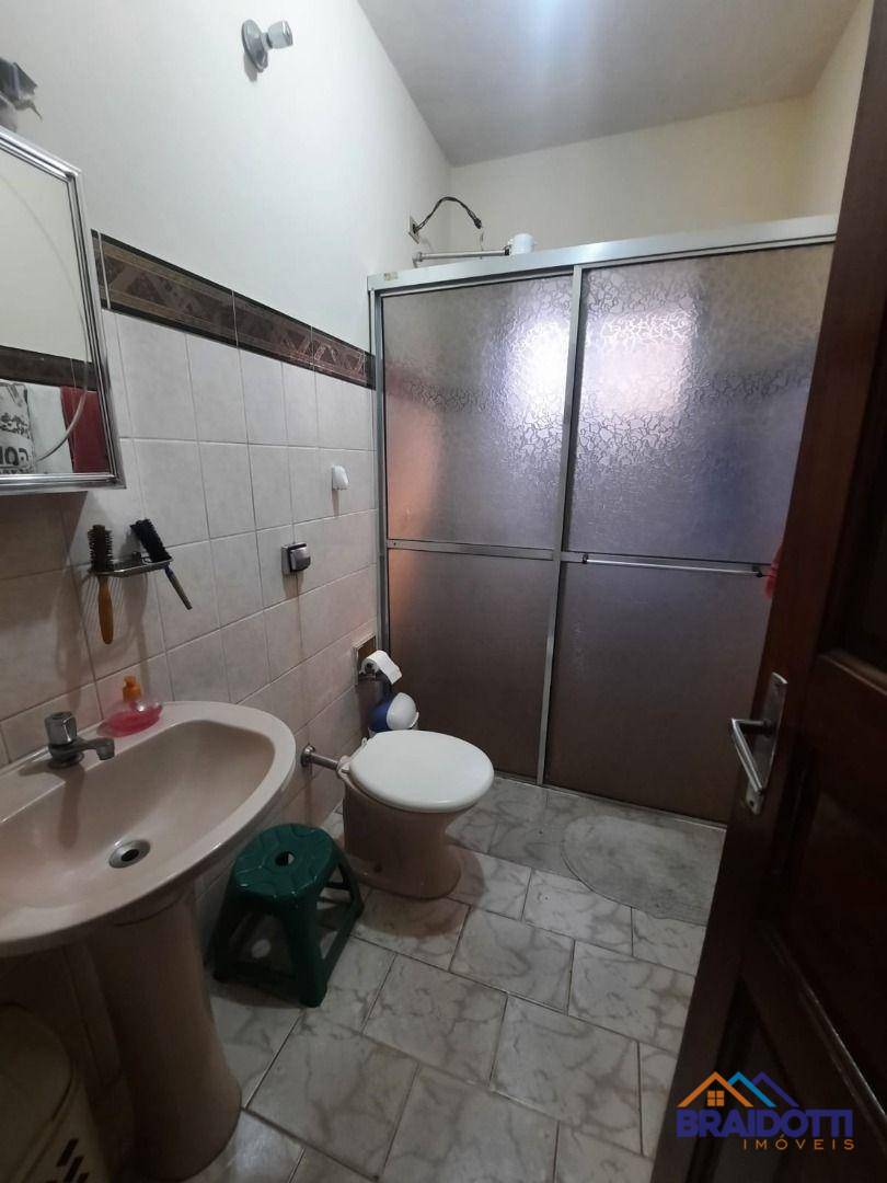 Casa à venda com 6 quartos, 300m² - Foto 12