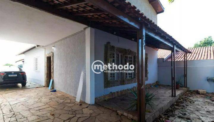 Casa à venda com 5 quartos, 231m² - Foto 2