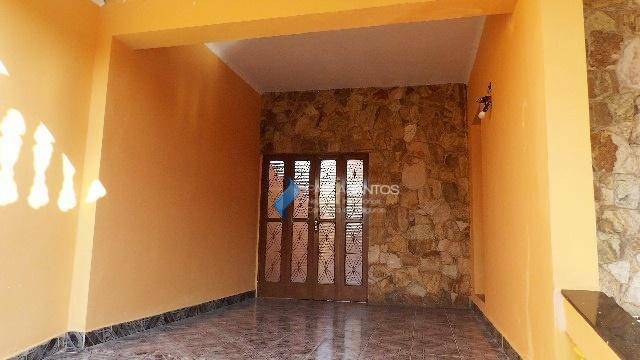 Casa à venda com 4 quartos, 270m² - Foto 2