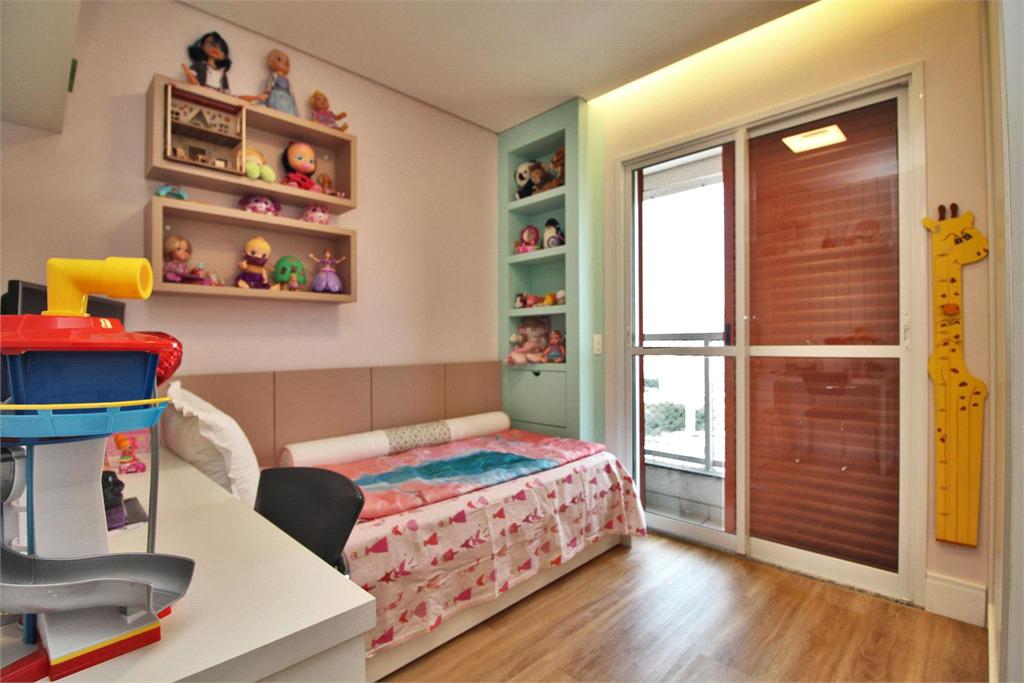 Apartamento à venda com 3 quartos, 157m² - Foto 4