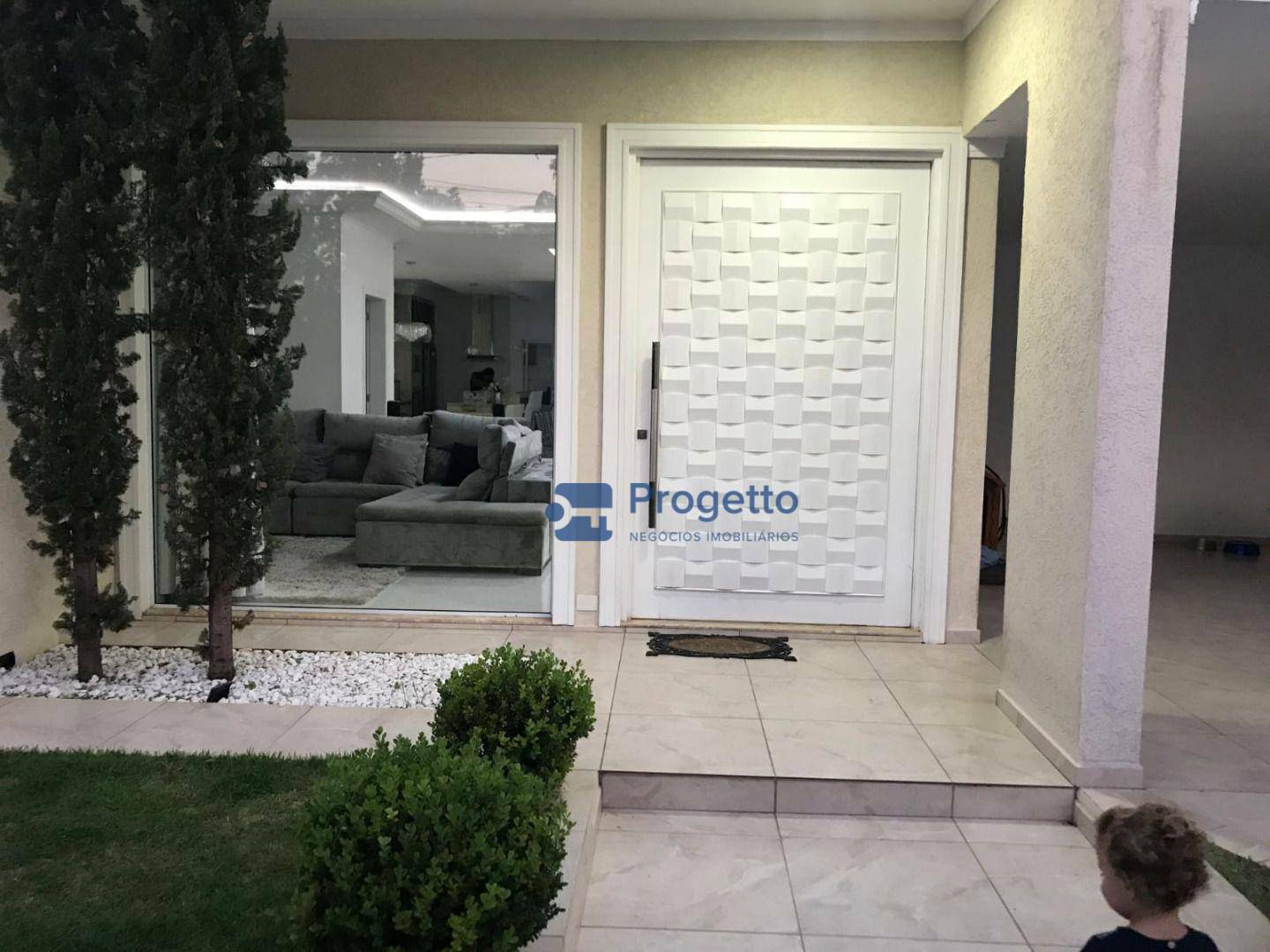 Casa à venda com 2 quartos, 250m² - Foto 1