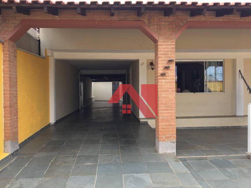 Casa à venda com 3 quartos, 235m² - Foto 12