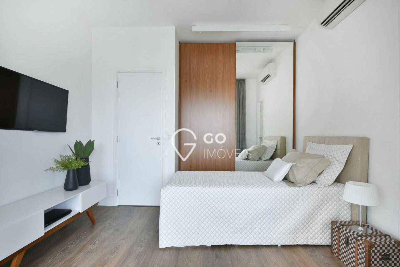 Apartamento para alugar com 2 quartos, 101m² - Foto 11