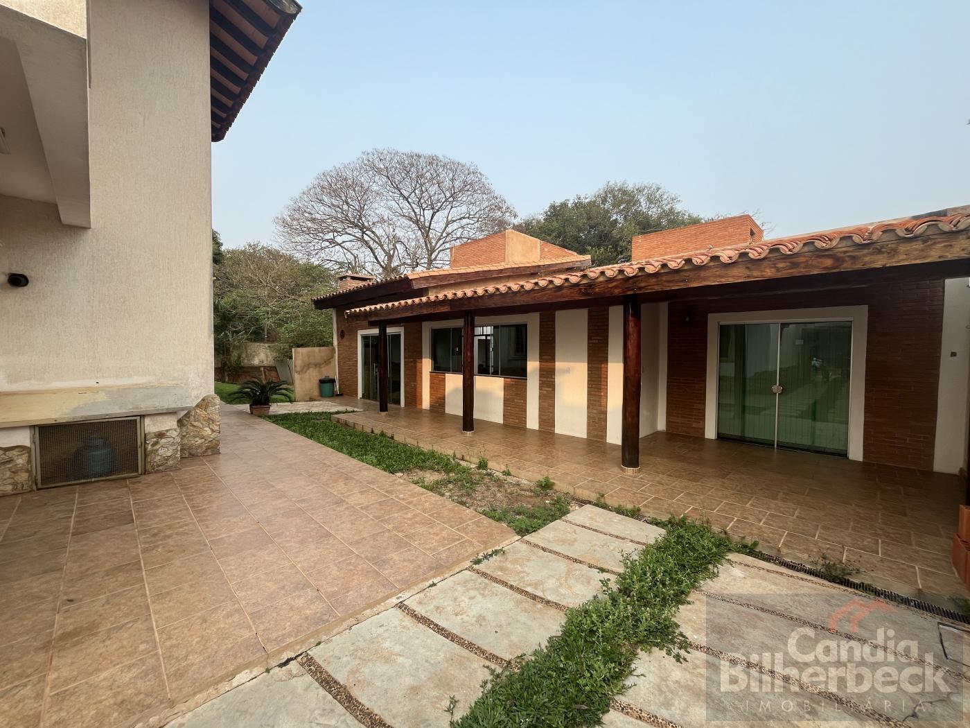 Casa à venda com 7 quartos, 1500m² - Foto 3