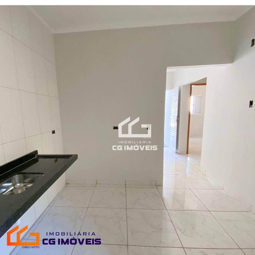 Casa à venda com 2 quartos, 45m² - Foto 3