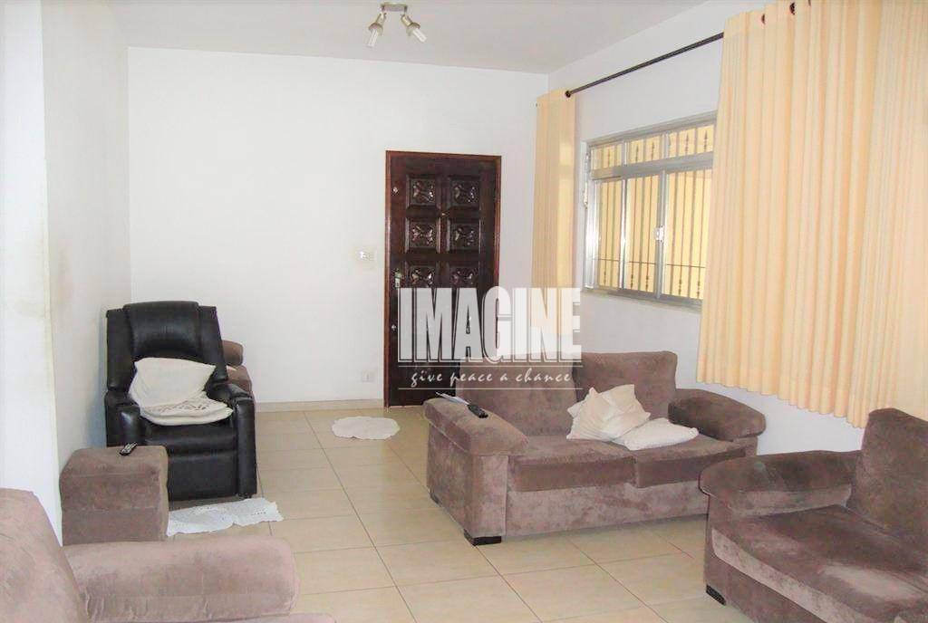 Casa à venda com 4 quartos, 420m² - Foto 1