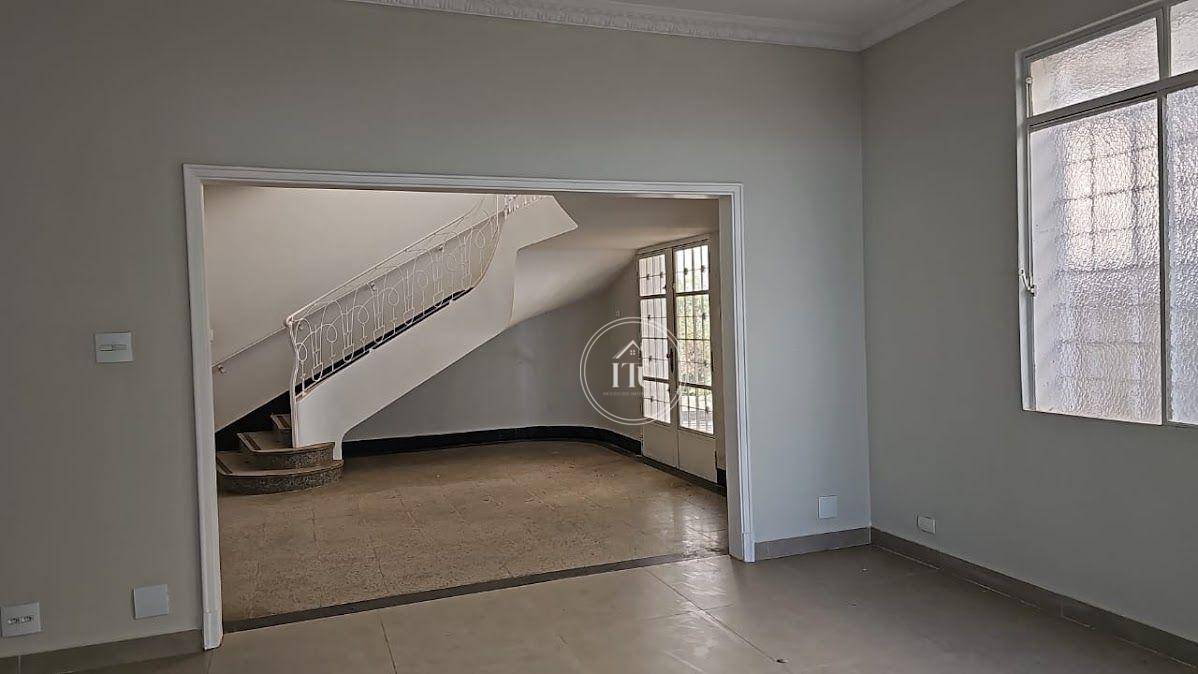 Casa para alugar com 3 quartos, 447m² - Foto 27