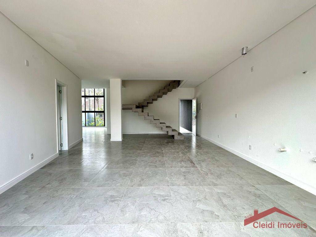 Casa à venda com 3 quartos, 189m² - Foto 8