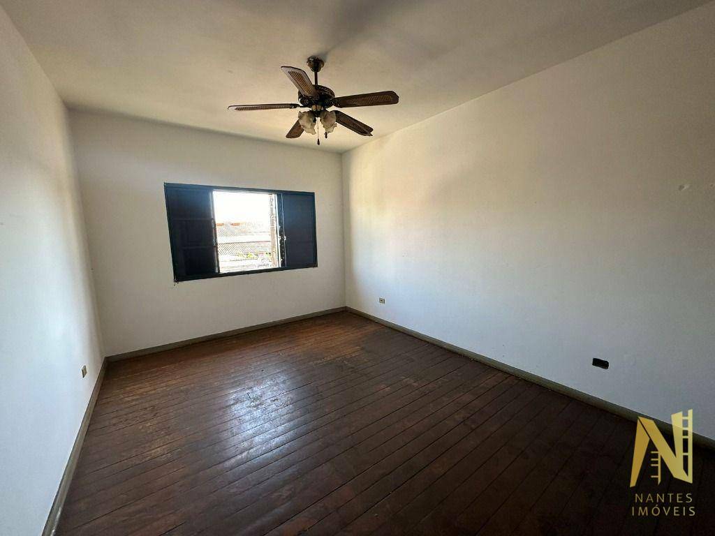 Casa à venda com 3 quartos, 260m² - Foto 6