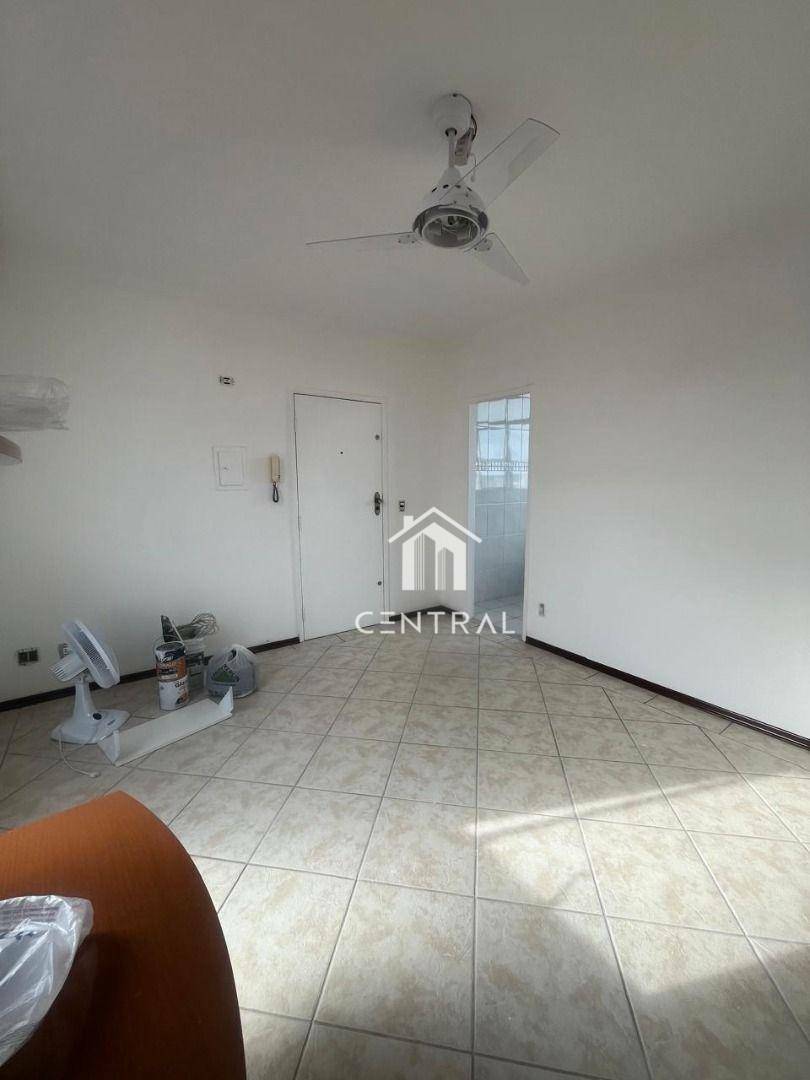 Apartamento à venda com 2 quartos, 59m² - Foto 2