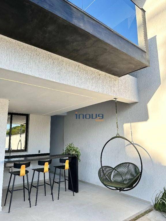 Casa à venda com 4 quartos, 144m² - Foto 8