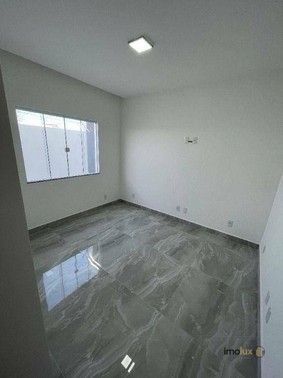 Casa à venda com 3 quartos, 96m² - Foto 4