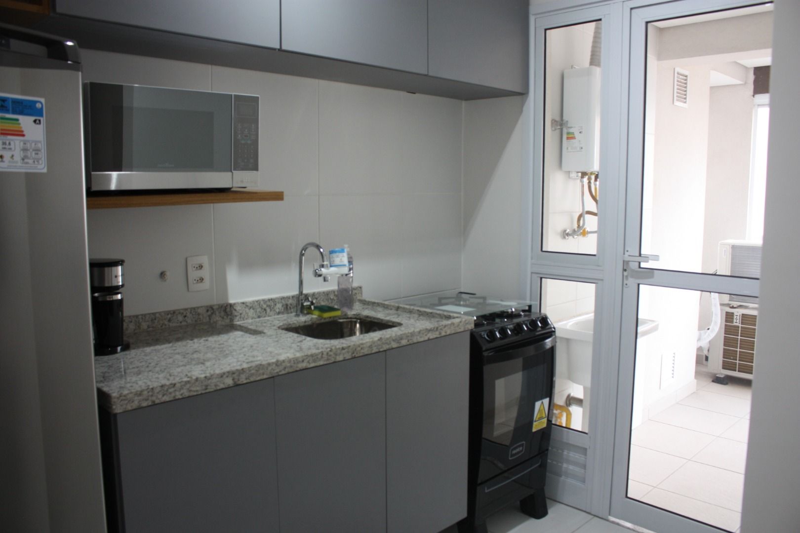 Apartamento para alugar com 2 quartos, 65m² - Foto 13