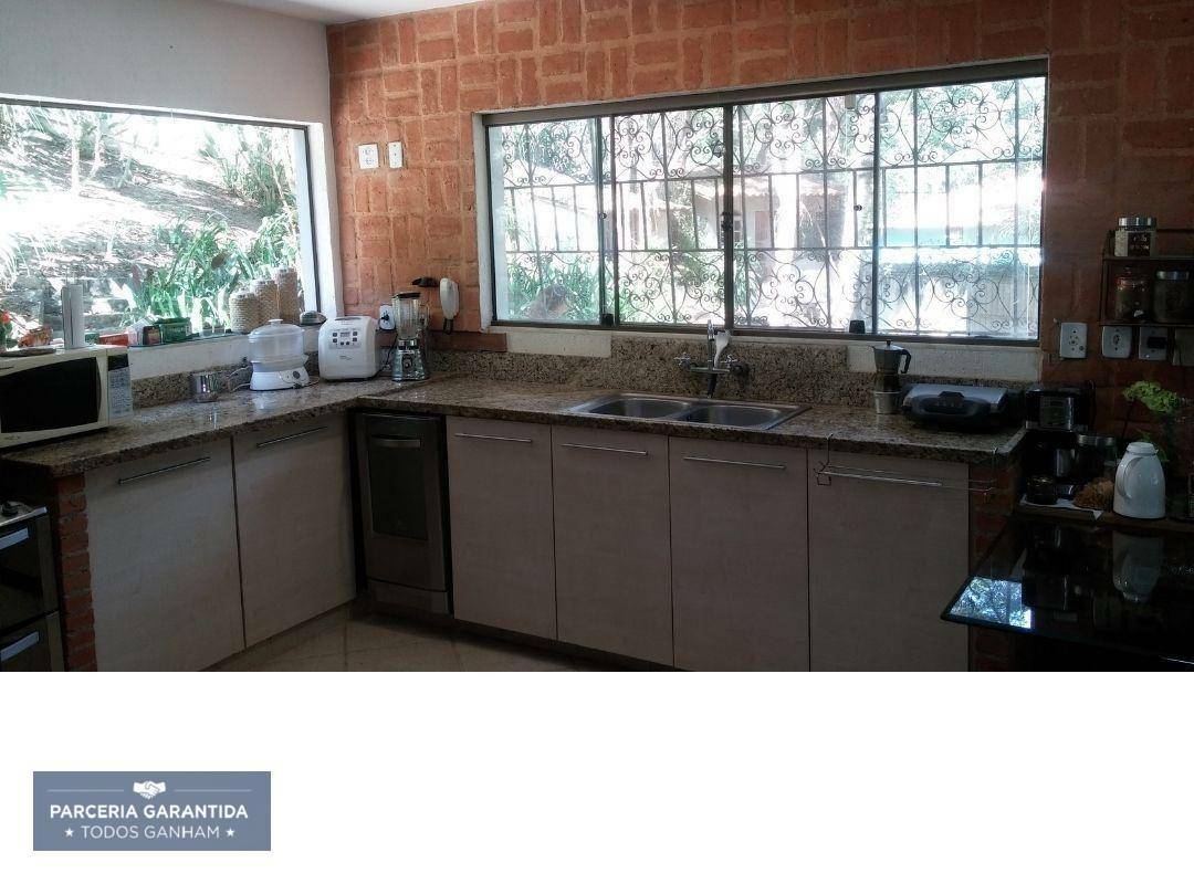 Casa à venda com 5 quartos, 270m² - Foto 17