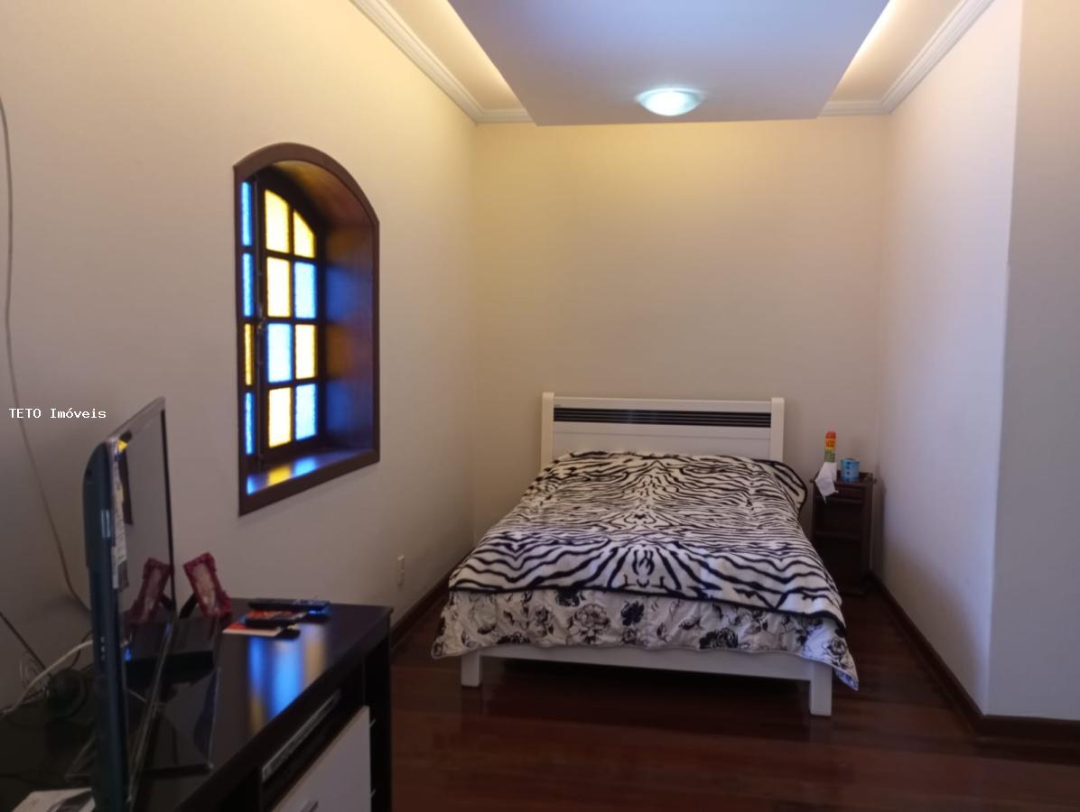 Casa à venda com 9 quartos, 1500m² - Foto 43