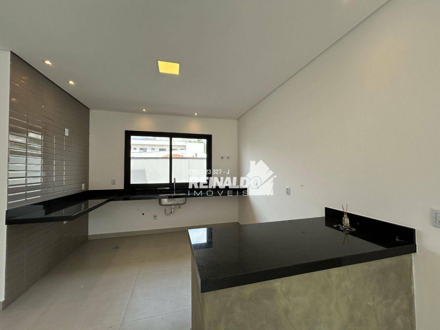 Casa de Condomínio à venda e aluguel com 3 quartos, 251m² - Foto 5