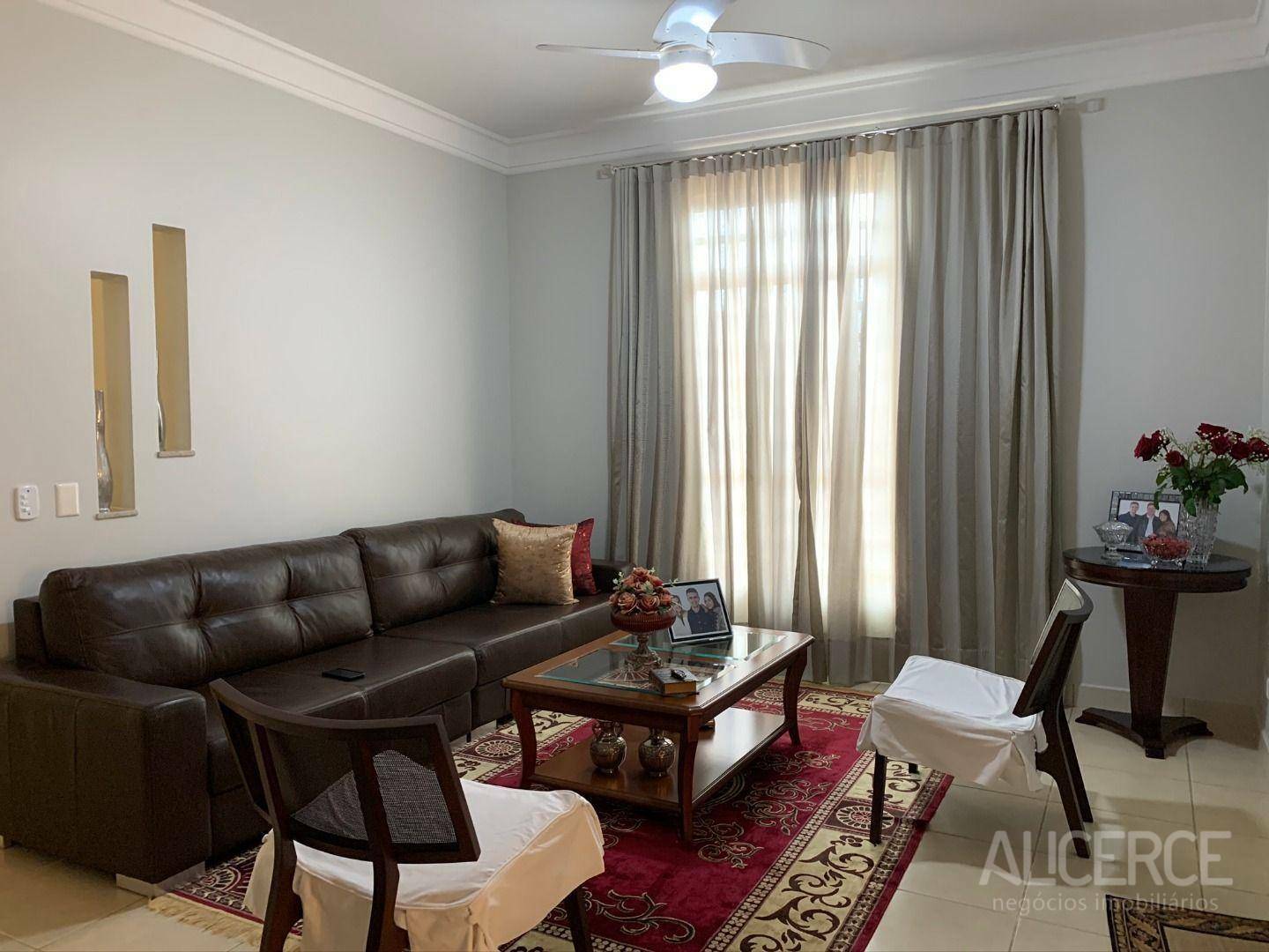 Casa, 4 quartos, 453 m² - Foto 1