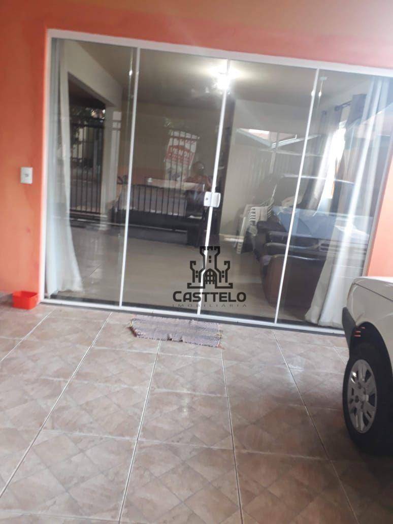 Sobrado à venda com 3 quartos, 290m² - Foto 1