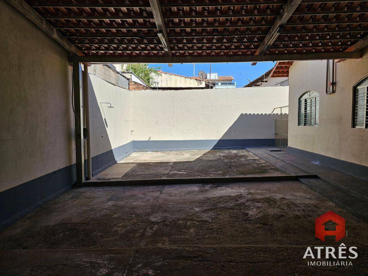 Casa para alugar com 3 quartos, 205m² - Foto 37