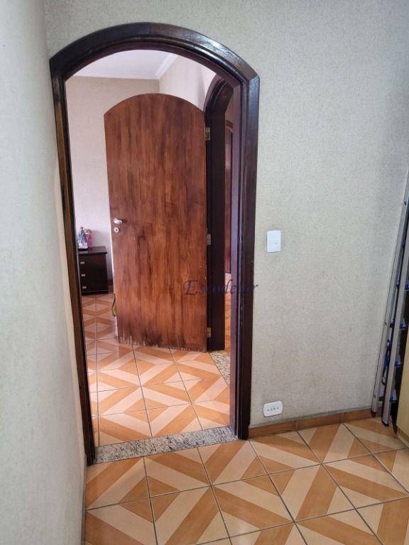 Sobrado à venda com 4 quartos, 200m² - Foto 24