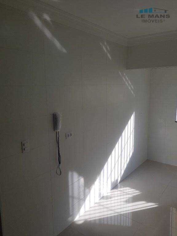 Apartamento à venda com 2 quartos, 64m² - Foto 17