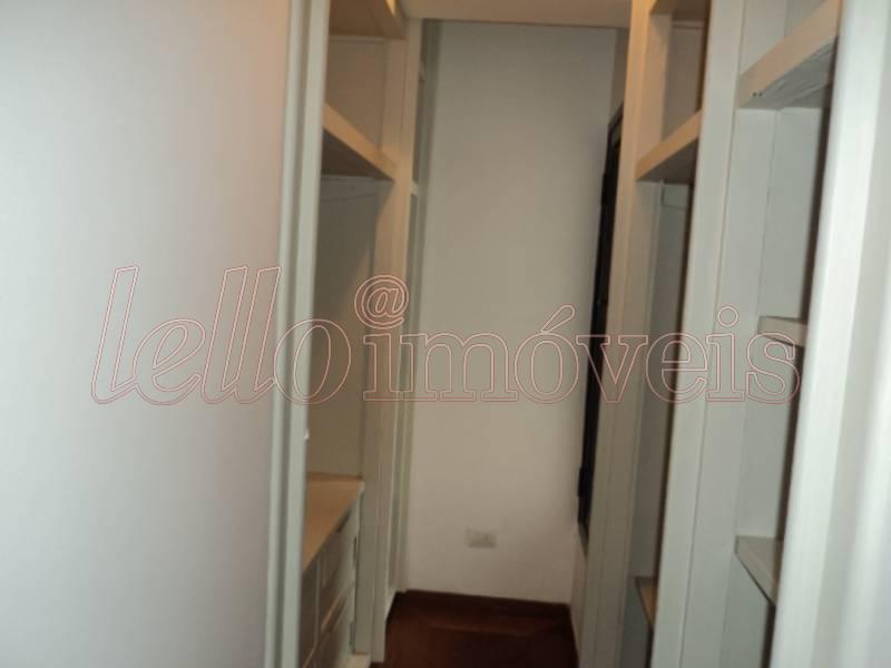 Apartamento para alugar com 4 quartos, 216m² - Foto 12