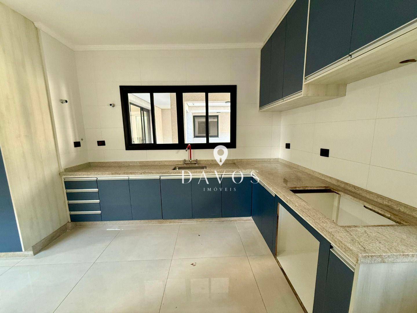 Casa à venda com 3 quartos, 342m² - Foto 10