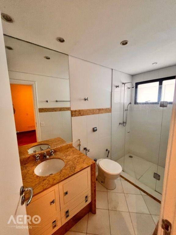 Apartamento para alugar com 4 quartos, 412m² - Foto 11