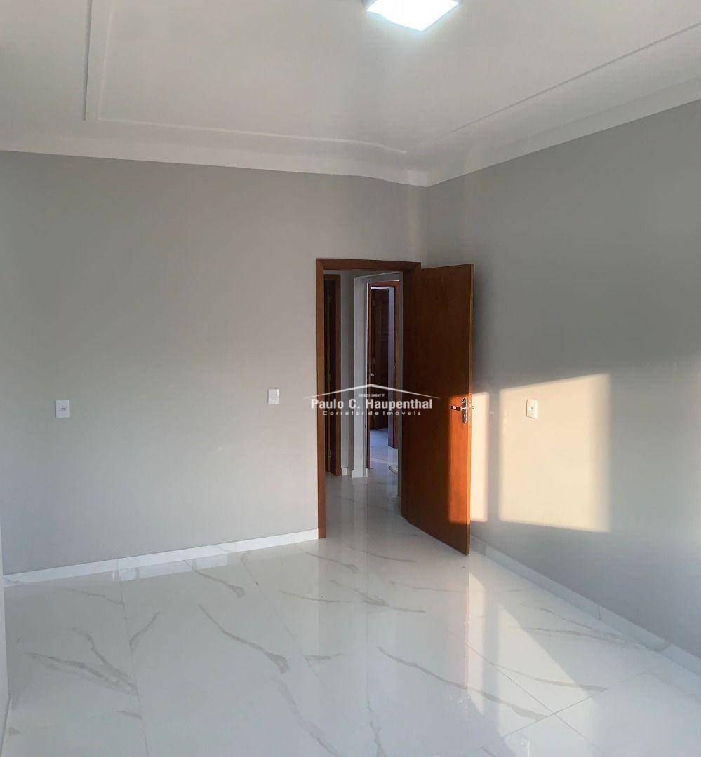 Casa à venda com 2 quartos, 67m² - Foto 5