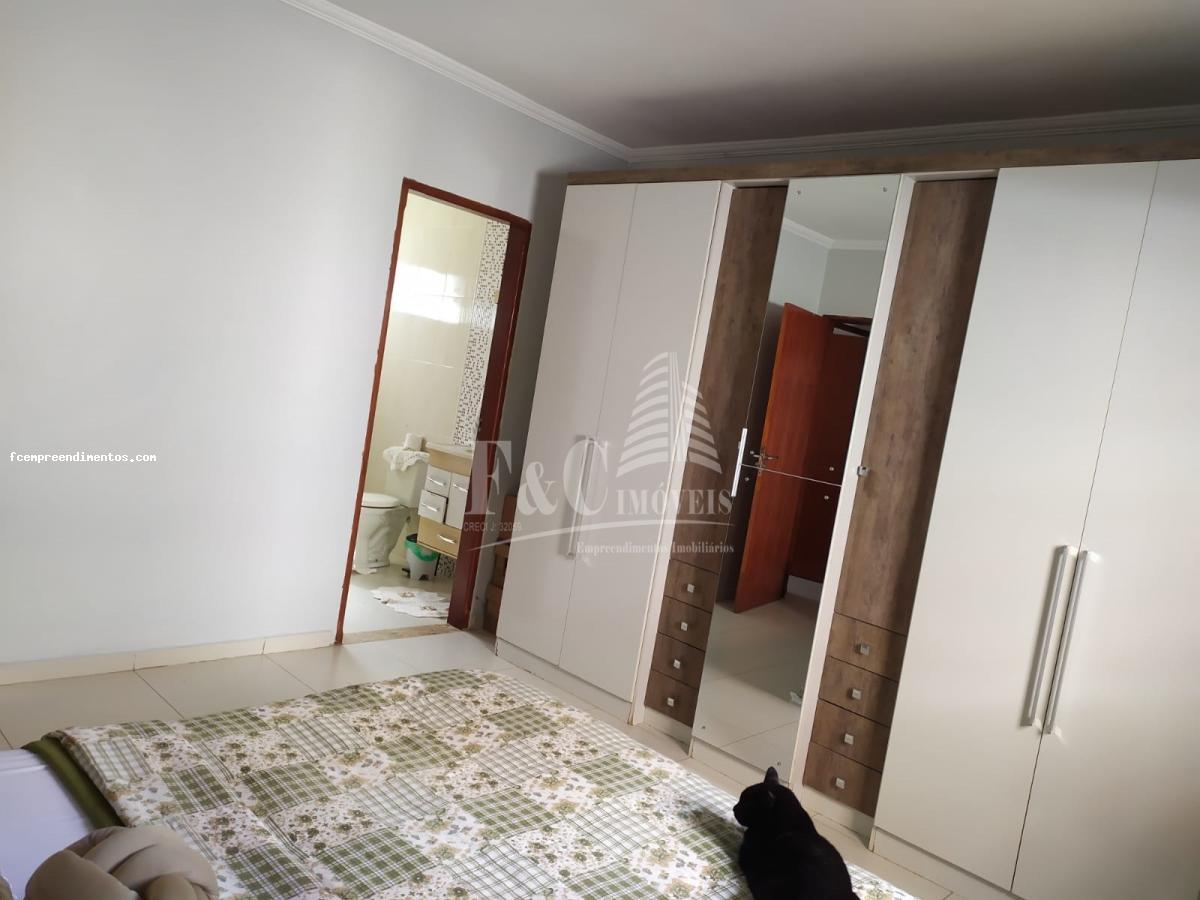 Casa à venda com 3 quartos, 168m² - Foto 3