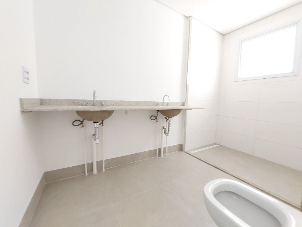 Apartamento à venda com 3 quartos, 154m² - Foto 29